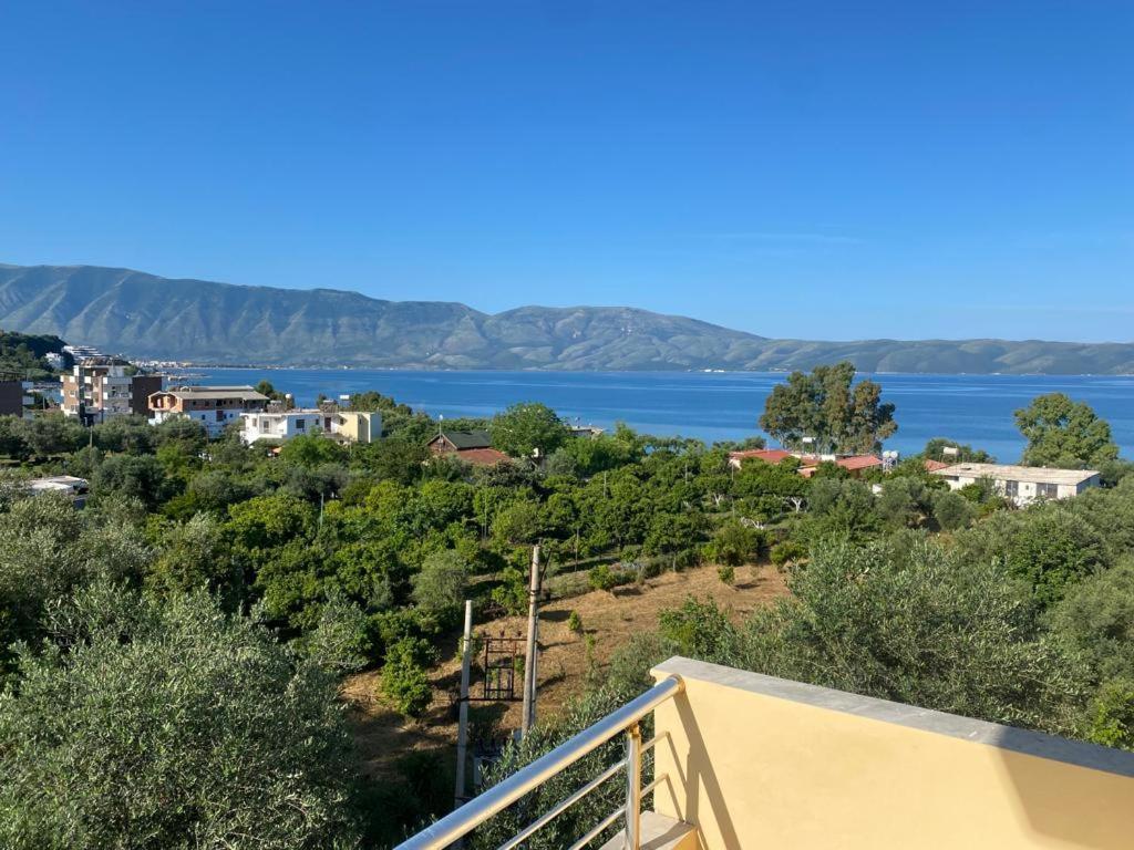 Hotel Dini Radhimë Екстериор снимка